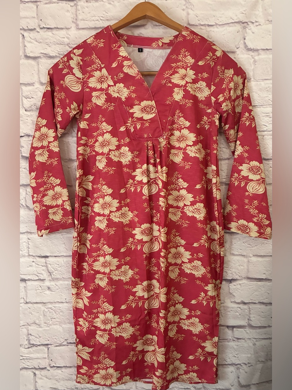 Women's Red Floral V-Neck Kurta Dress - Small
